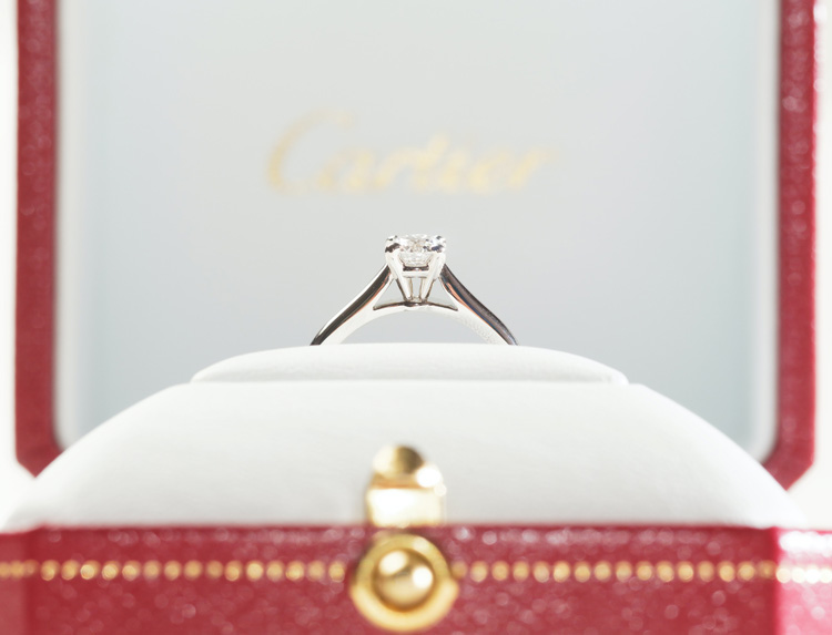 DIAMOND RING