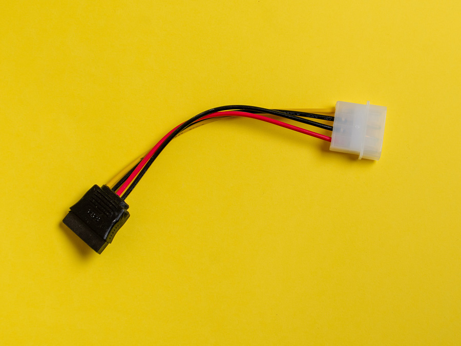 SATA POWER CABLE