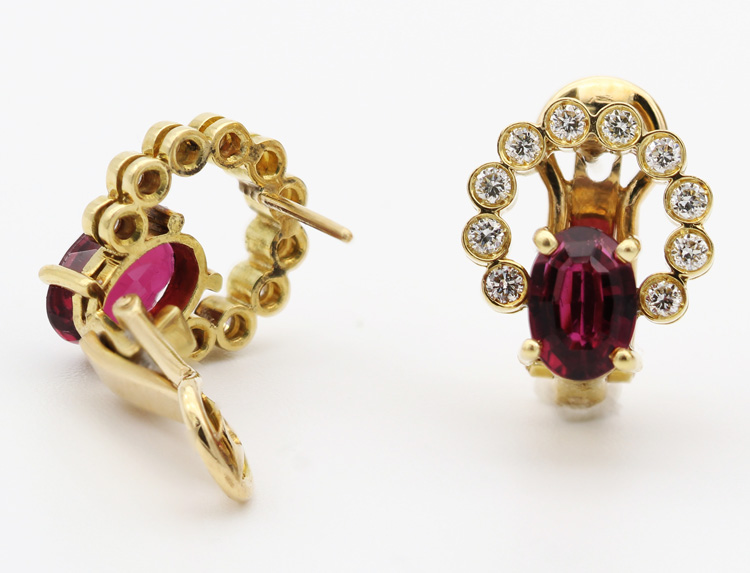 EARRING